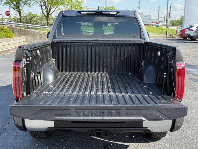 Toyota Tundra 4WD Vehicle Image 07
