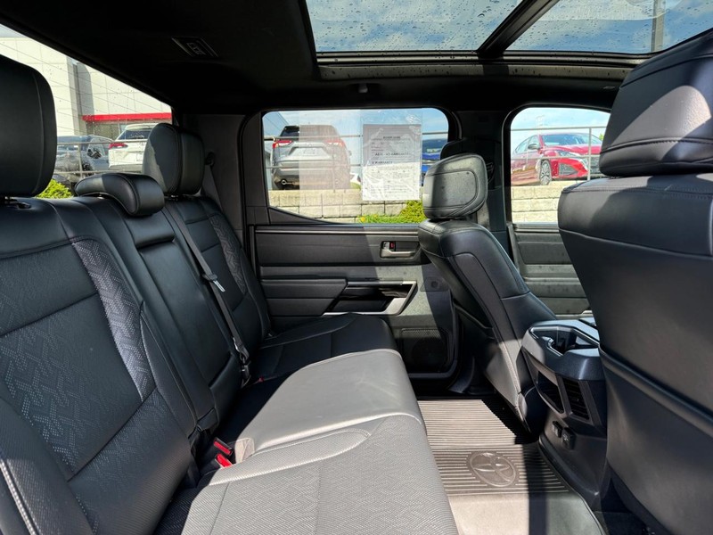 Toyota Tundra 4WD Vehicle Image 10