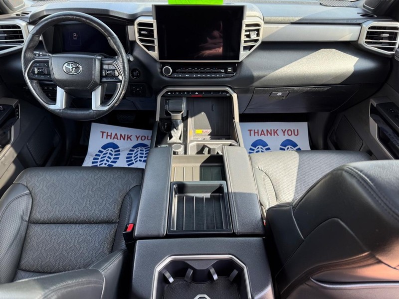 Toyota Tundra 4WD Vehicle Image 12