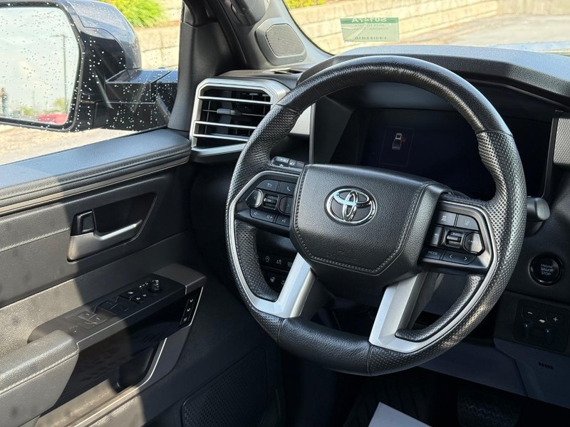 Toyota Tundra 4WD Vehicle Image 13