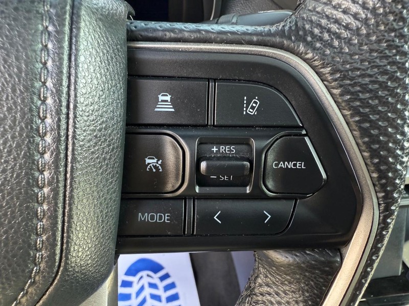 Toyota Tundra 4WD Vehicle Image 15