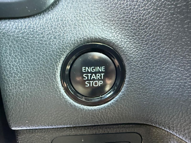 Toyota Tundra 4WD Vehicle Image 16