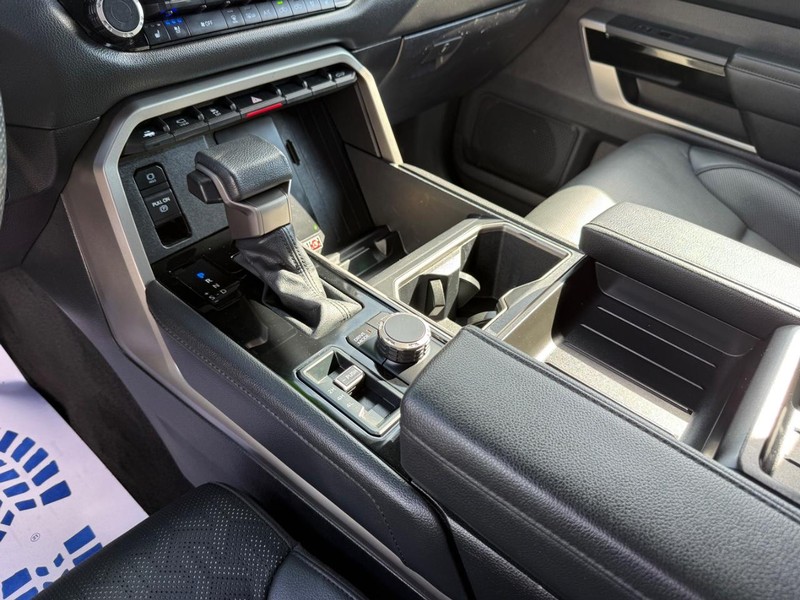 Toyota Tundra 4WD Vehicle Image 20