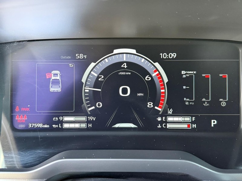 Toyota Tundra 4WD Vehicle Image 23