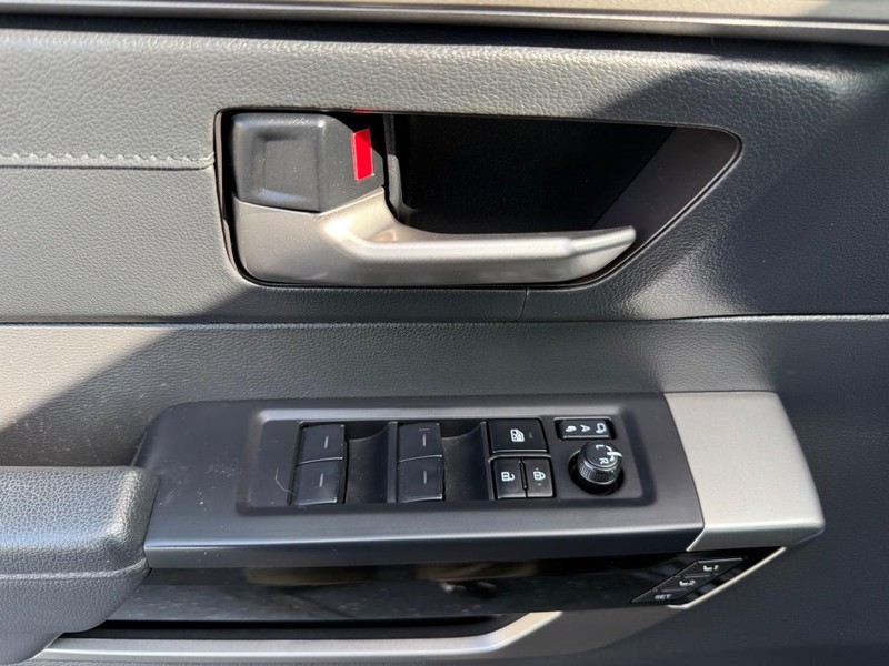 Toyota Tundra 4WD Vehicle Image 25