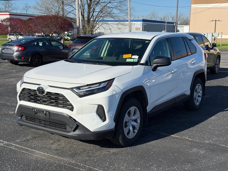 Toyota RAV4 Vehicle Image 02