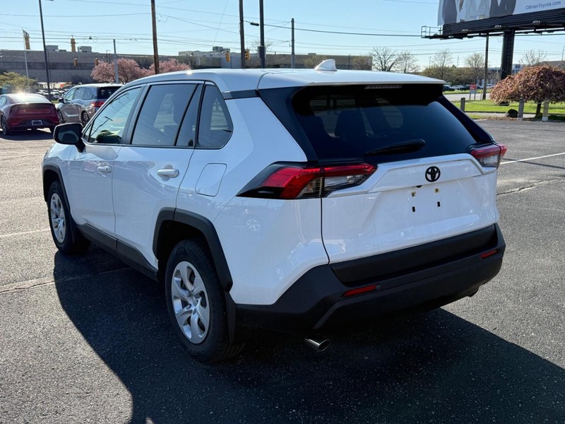 Toyota RAV4 Vehicle Image 03