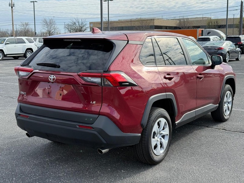 Toyota RAV4 Vehicle Image 04