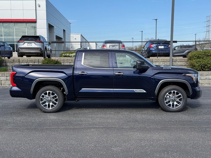 Toyota Tundra 4WD Vehicle Image 02