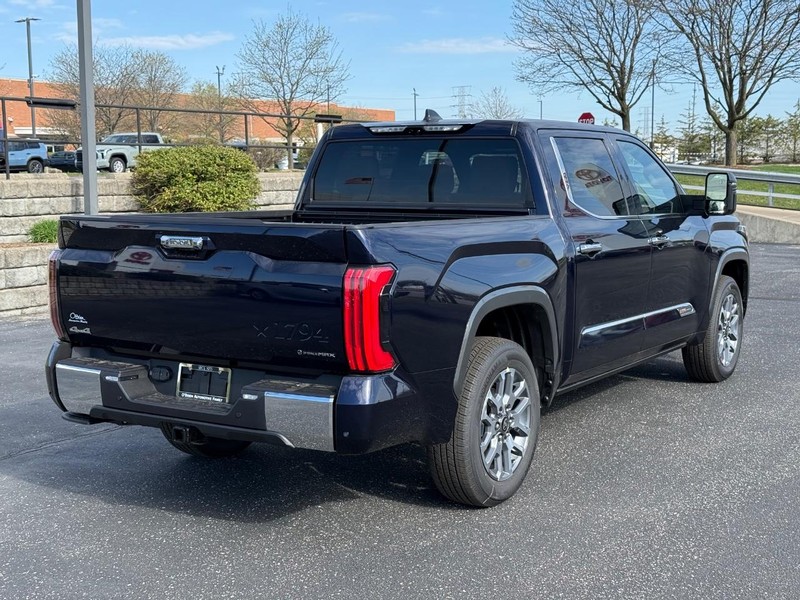 Toyota Tundra 4WD Vehicle Image 03