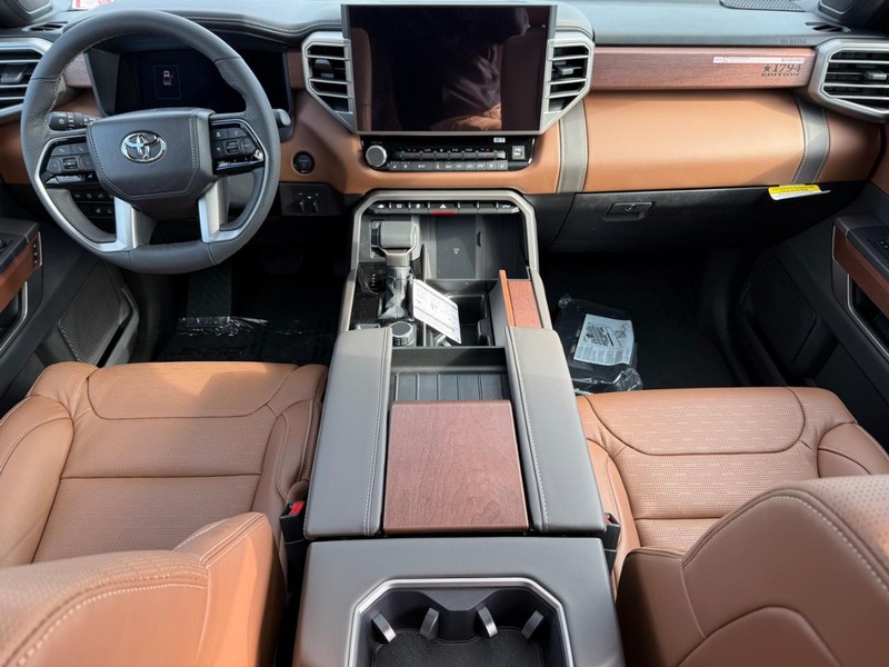 Toyota Tundra 4WD Vehicle Image 06