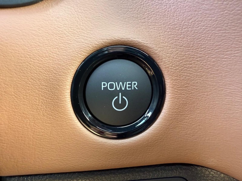 Toyota Tundra 4WD Vehicle Image 10