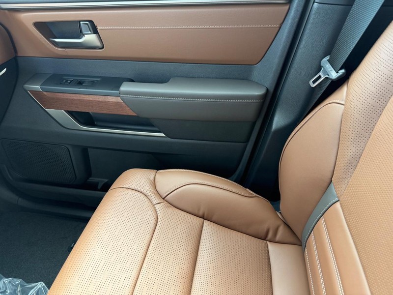 Toyota Tundra 4WD Vehicle Image 15