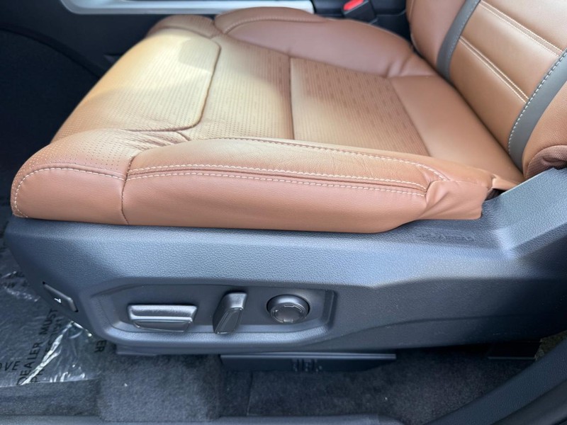 Toyota Tundra 4WD Vehicle Image 20