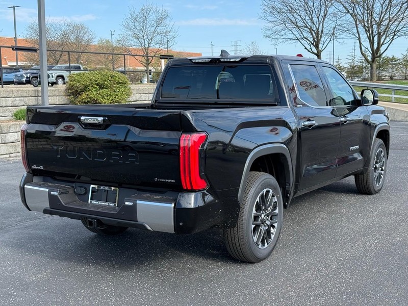 Toyota Tundra 4WD Vehicle Image 03