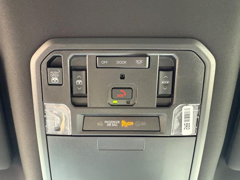 Toyota Tundra 4WD Vehicle Image 16