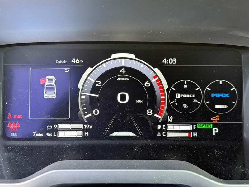 Toyota Tundra 4WD Vehicle Image 17