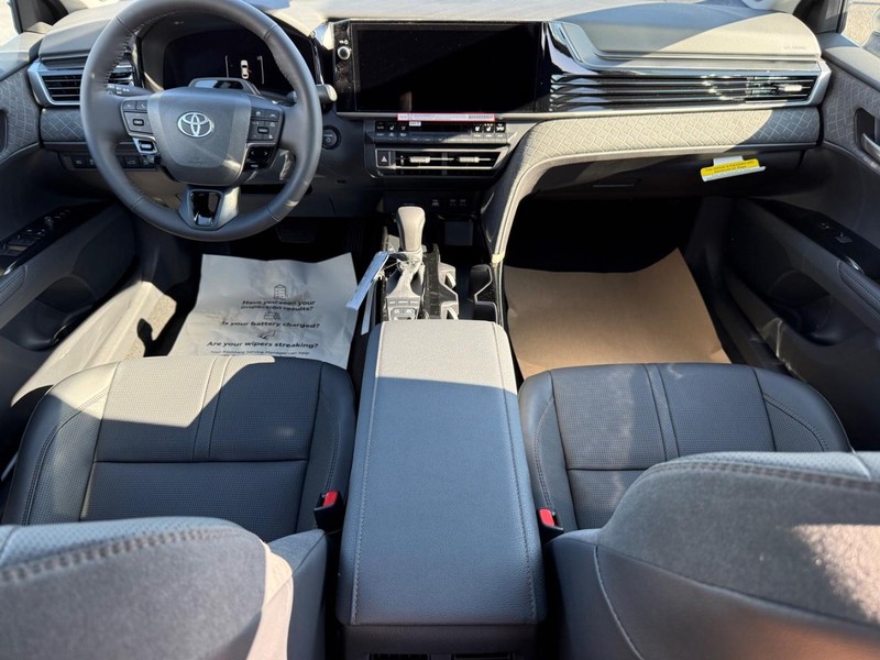 Toyota Camry Vehicle Image 06