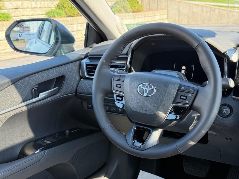 Toyota Camry Vehicle Image 07