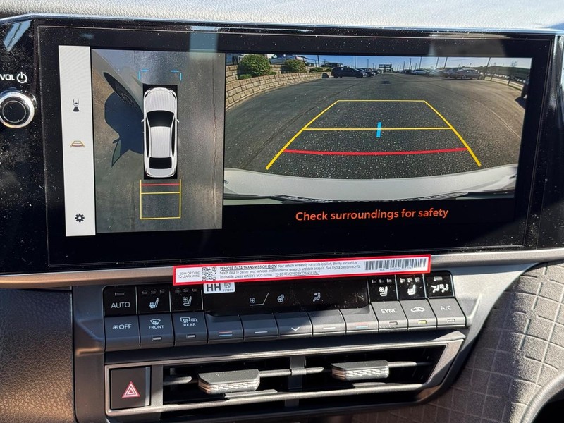 Toyota Camry Vehicle Image 13