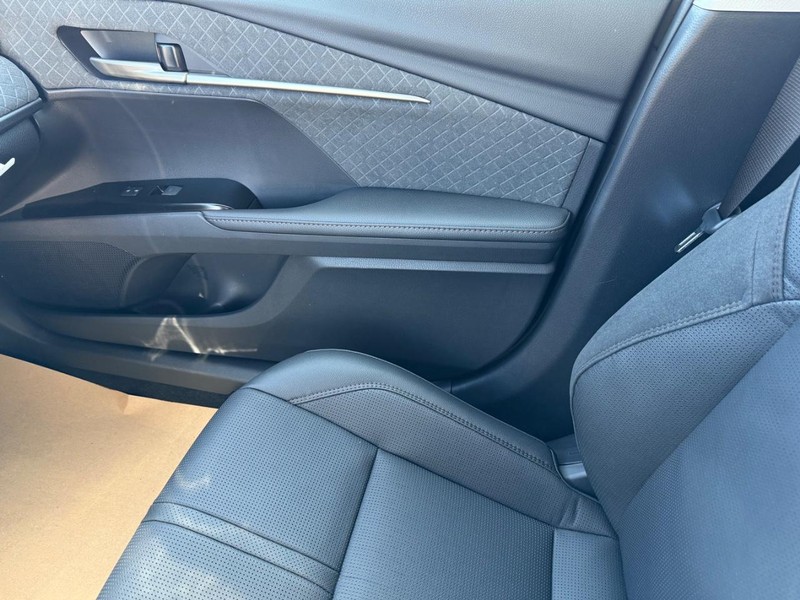 Toyota Camry Vehicle Image 15