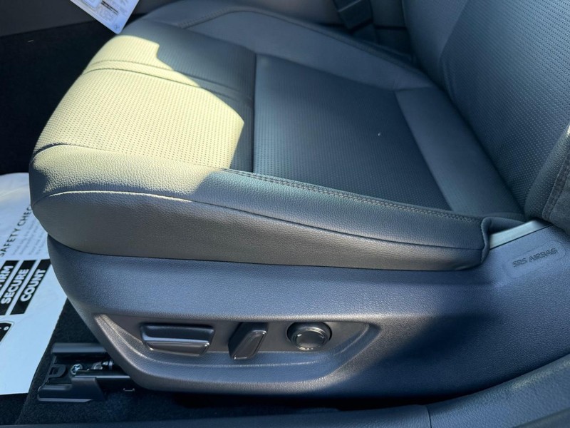 Toyota Camry Vehicle Image 20