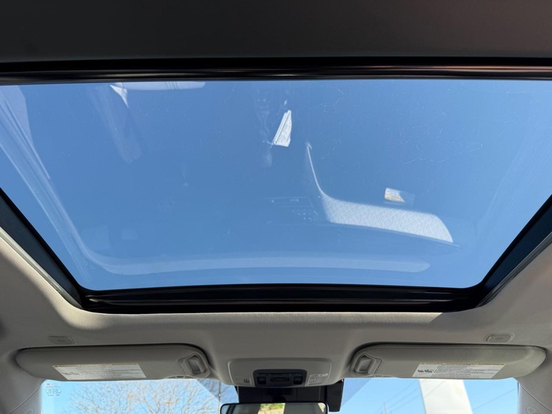 Toyota Camry Vehicle Image 05