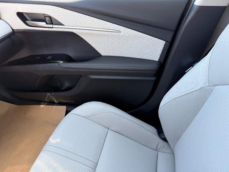 Toyota Camry Vehicle Image 15