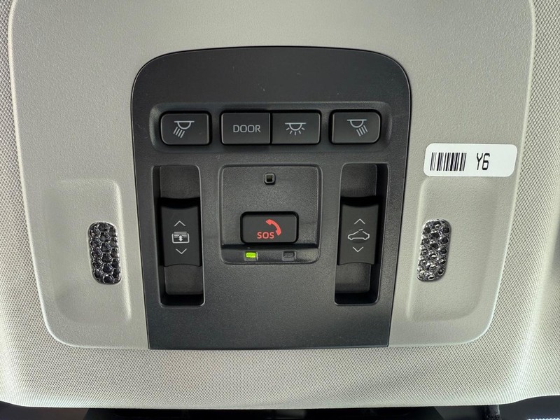 Toyota Camry Vehicle Image 16