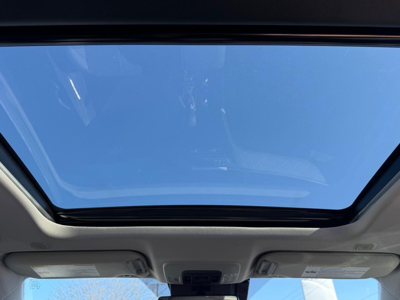 Toyota Camry Vehicle Image 05