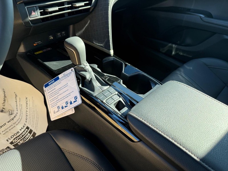 Toyota Camry Vehicle Image 14