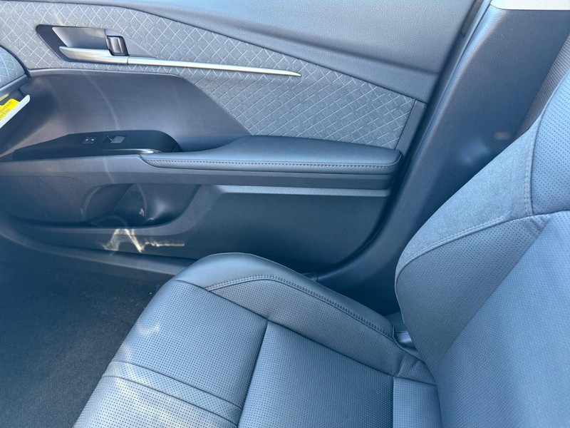 Toyota Camry Vehicle Image 15