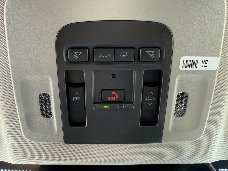 Toyota Camry Vehicle Image 16