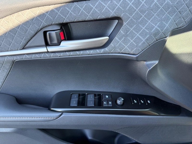 Toyota Camry Vehicle Image 19