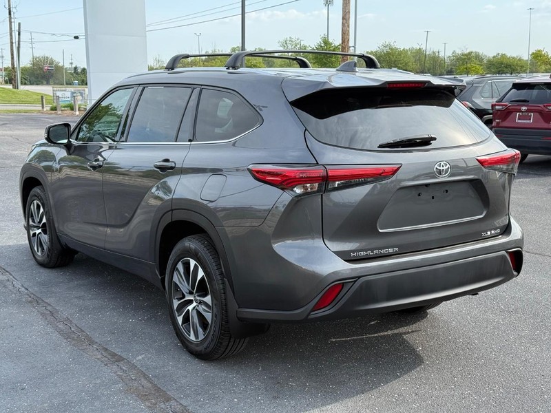 Toyota Highlander Vehicle Image 05