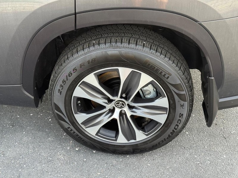 Toyota Highlander Vehicle Image 06