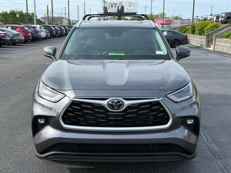 Toyota Highlander Vehicle Image 10