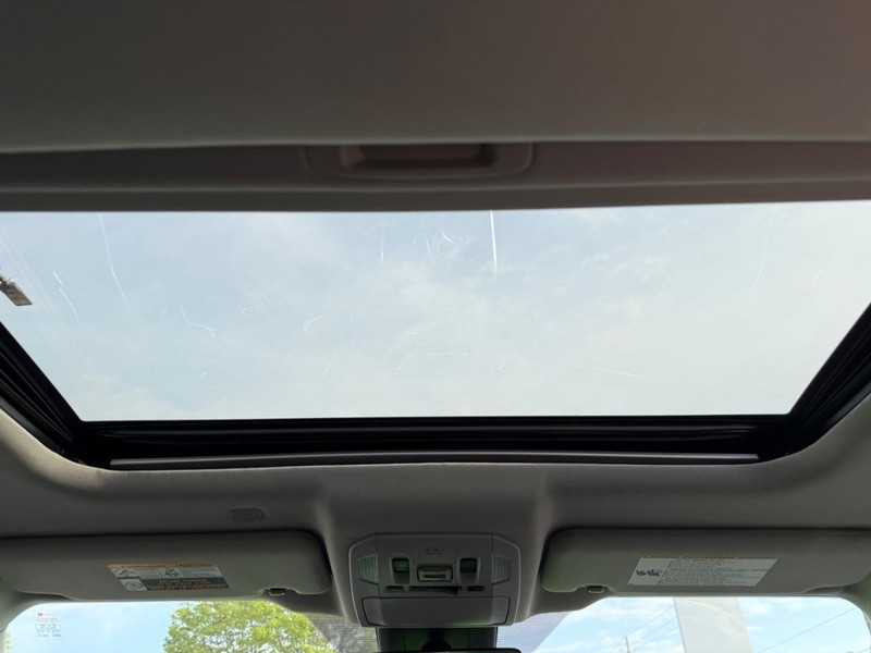 Toyota Highlander Vehicle Image 13