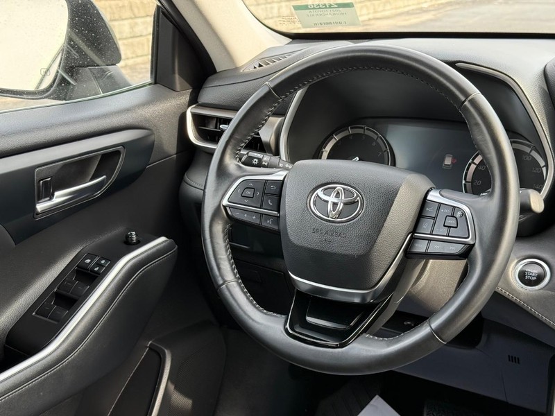 Toyota Highlander Vehicle Image 15