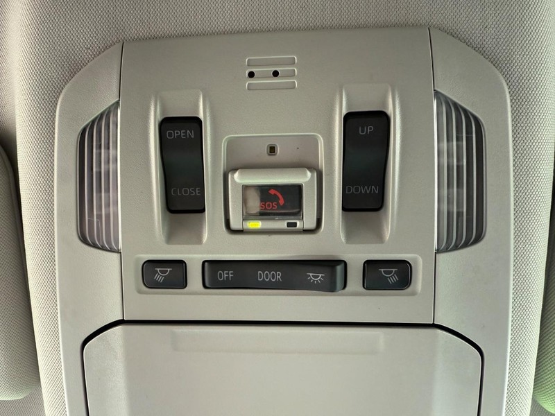 Toyota Highlander Vehicle Image 24
