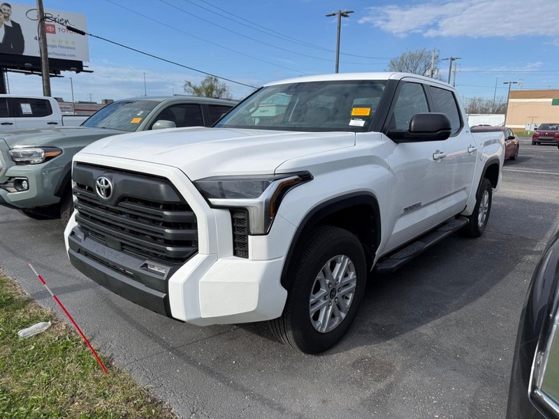 Toyota Tundra 4WD Vehicle Image 02