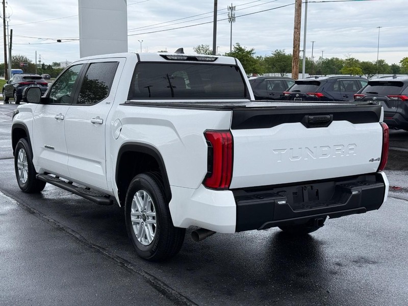 Toyota Tundra 4WD Vehicle Image 05