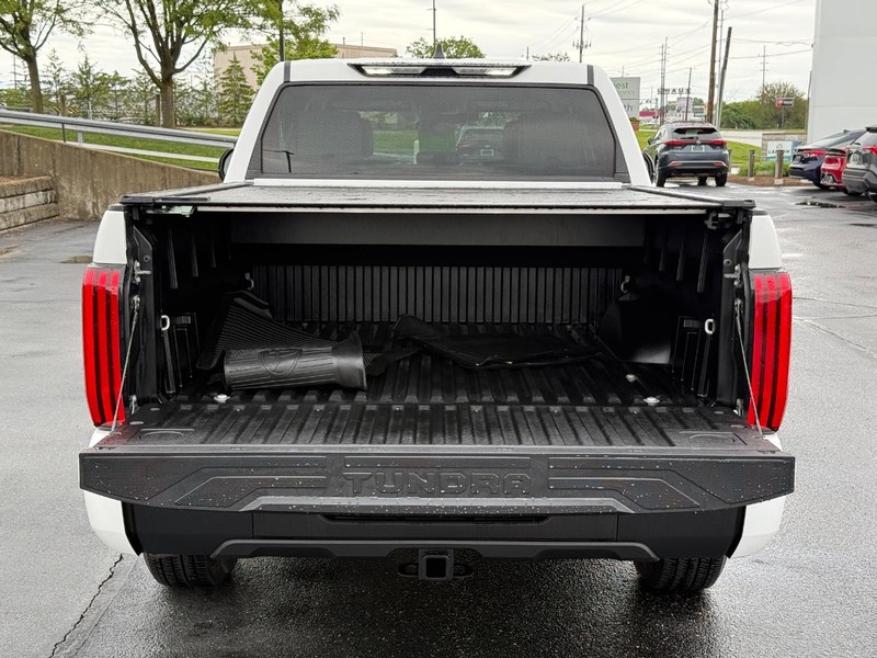 Toyota Tundra 4WD Vehicle Image 07