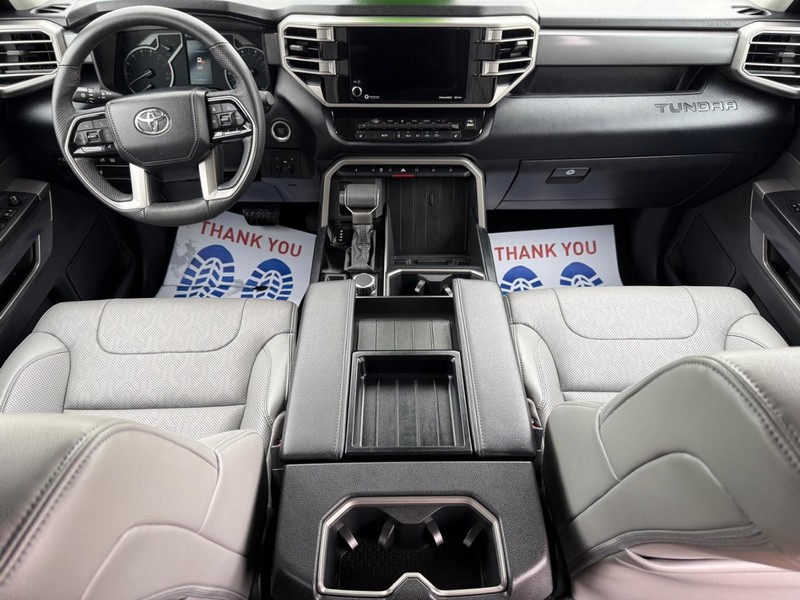 Toyota Tundra 4WD Vehicle Image 11