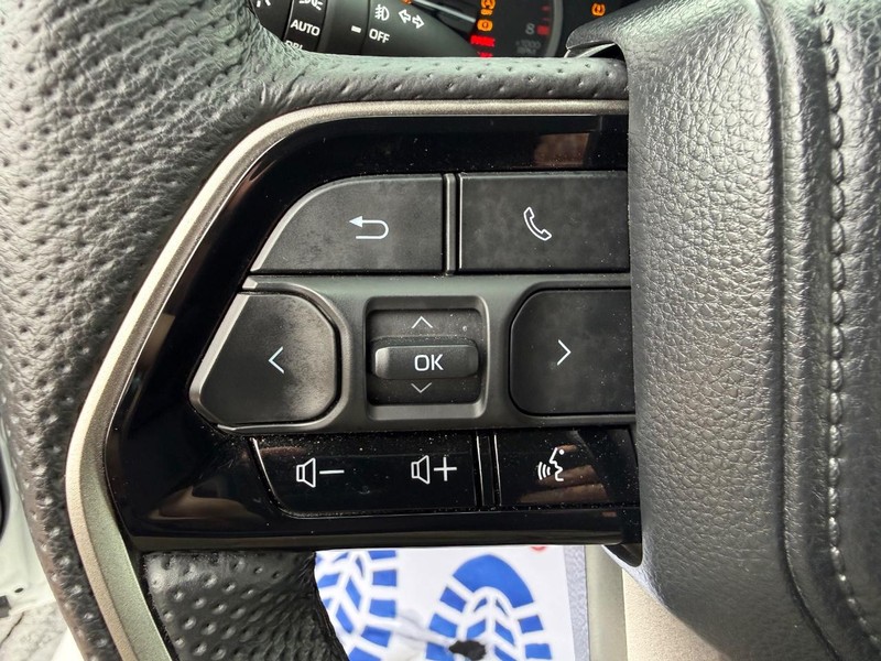 Toyota Tundra 4WD Vehicle Image 13