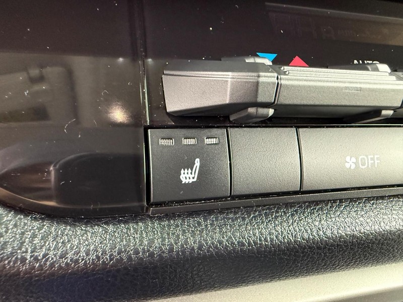 Toyota Tundra 4WD Vehicle Image 16
