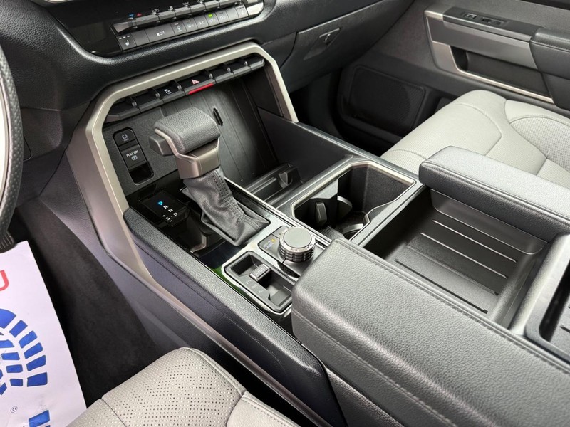 Toyota Tundra 4WD Vehicle Image 19
