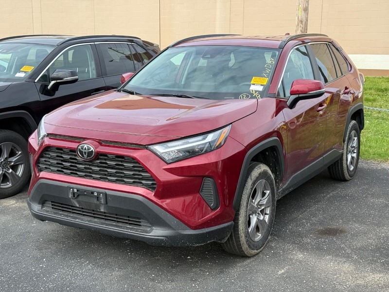 Toyota RAV4 Vehicle Image 02