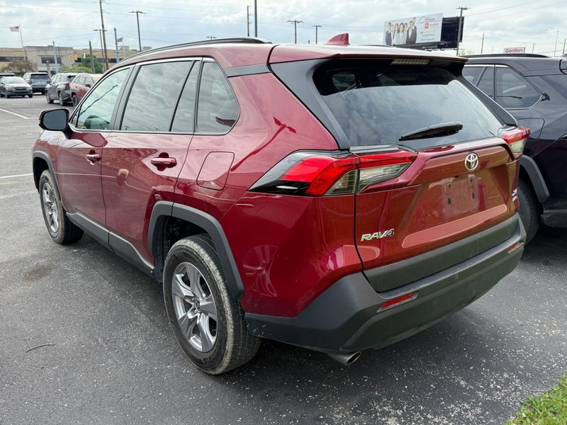 Toyota RAV4 Vehicle Image 03