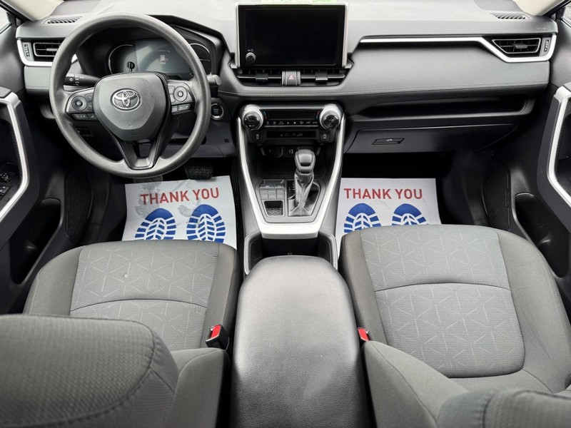 Toyota RAV4 Vehicle Image 11